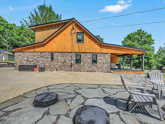 5th image of 16 Colvin Rd