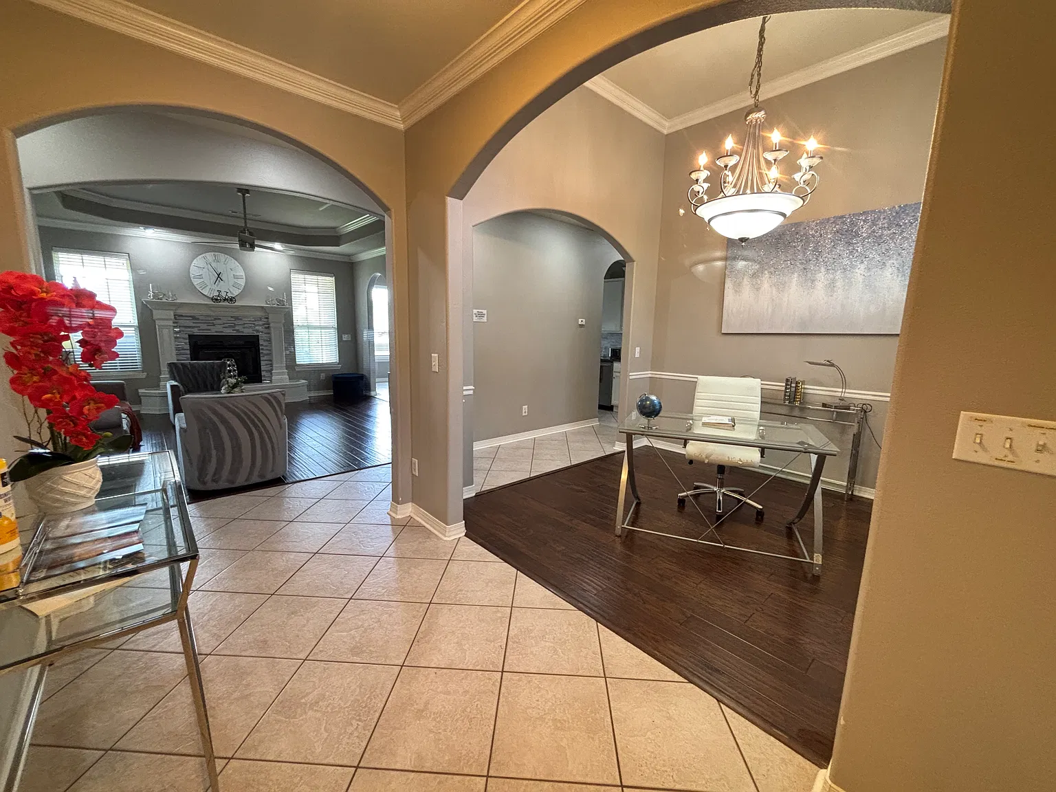 4 bed, 2022 sqft, $2,300 — Photo 4