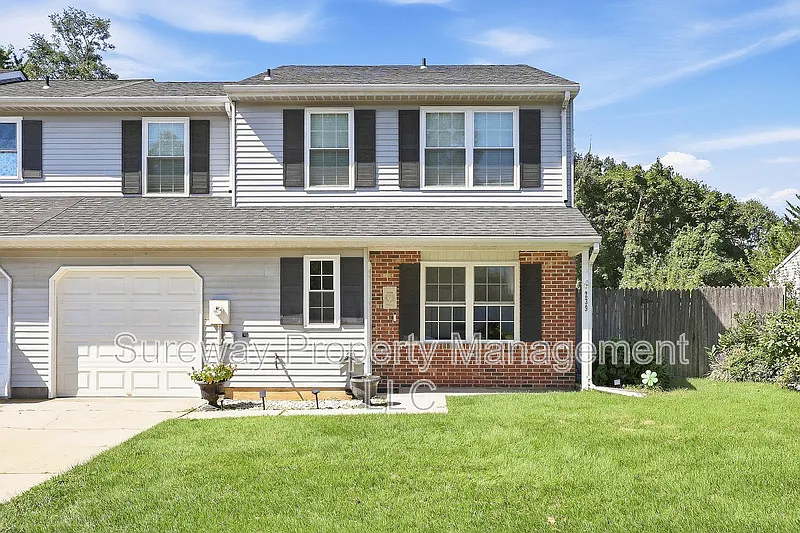 239 Lafayette Dr