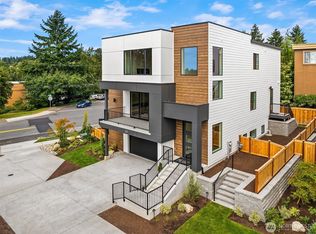 138 8th Ct, Kirkland, WA 98033