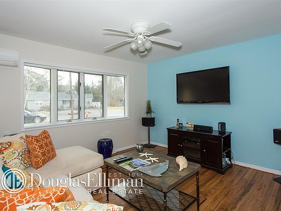 4th image of 12 Elizabeth Ave