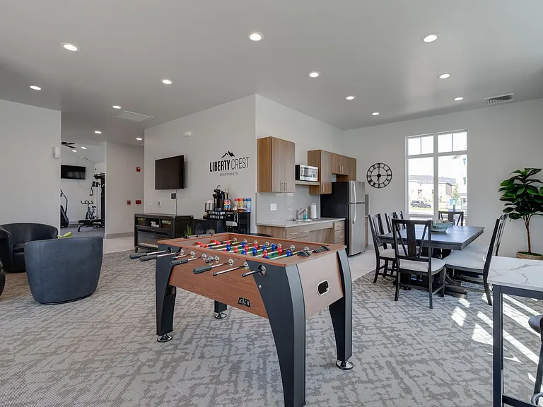 LIBERTY CREST APARTMENTS — Photo 9