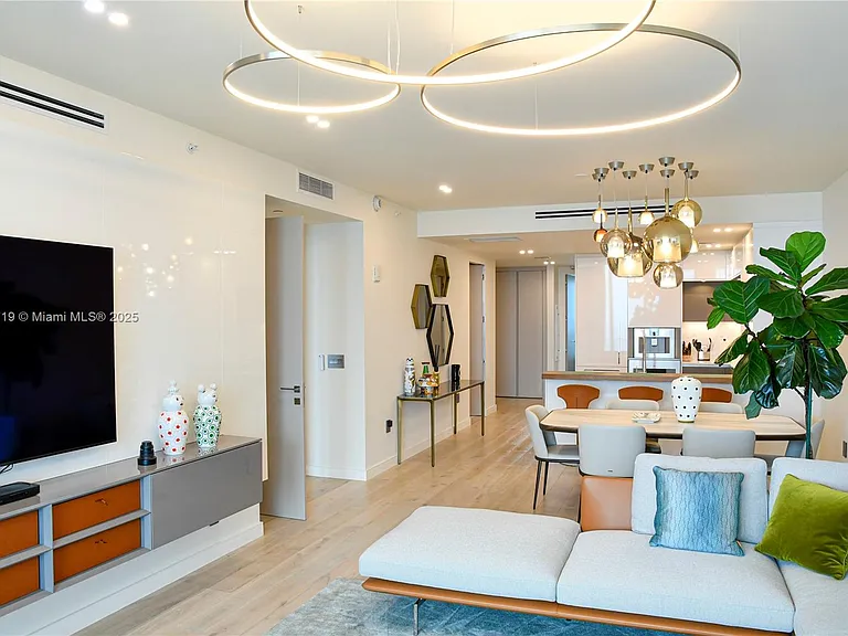 15701 Collins Ave #4403 — Photo 8