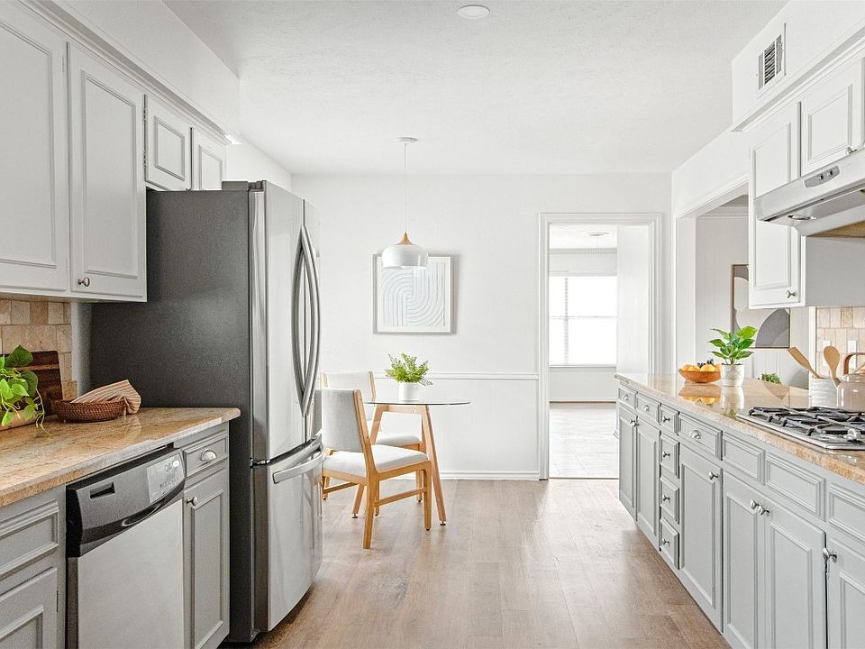 1st image of 6541 Kingsbury Dr