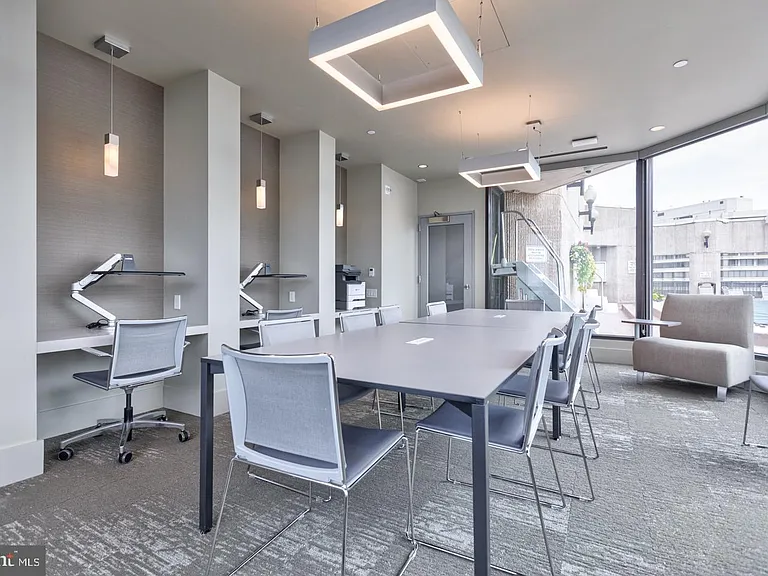 2020 Walnut St #12F — Photo 16
