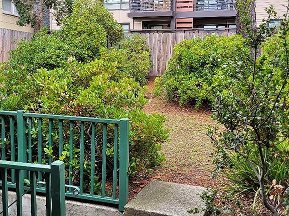 3rd image of 30 Rosemont Pl APT 2