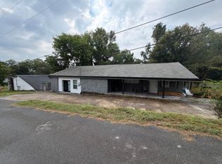 161 Orchard Ave, Rossville, GA 30741