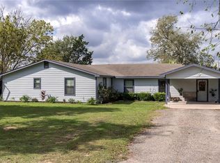 3282 Henderson Rd, Navasota, TX 77868