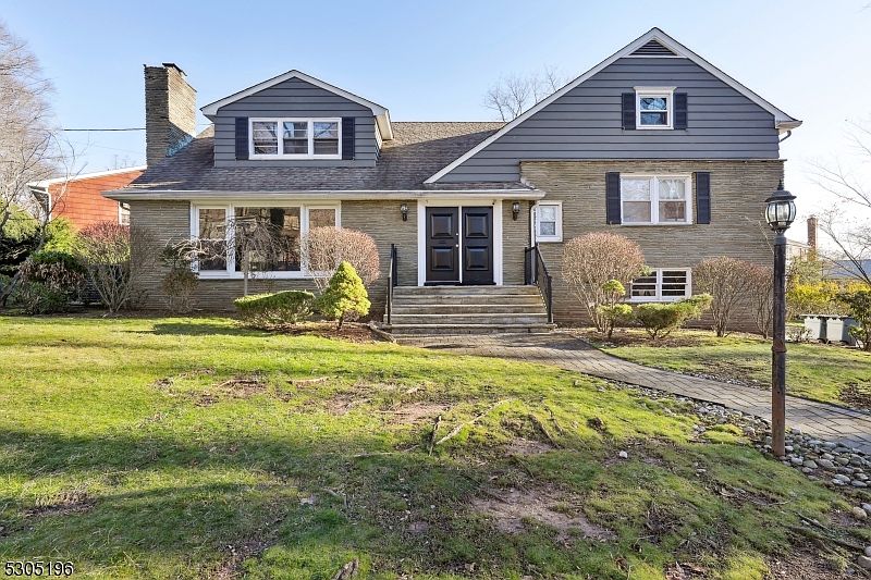 1st image of 20 Glenside Dr