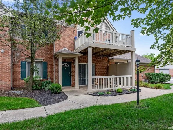 332 Marigold Cir, Westland, MI 48185