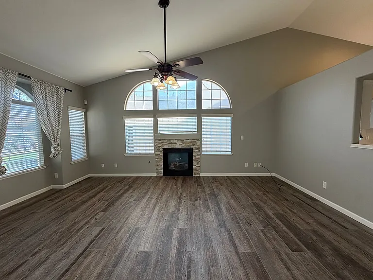 2785 E Shea Dr — Photo 4