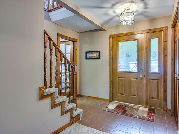 5th image of 2421 Valentine Blvd NE