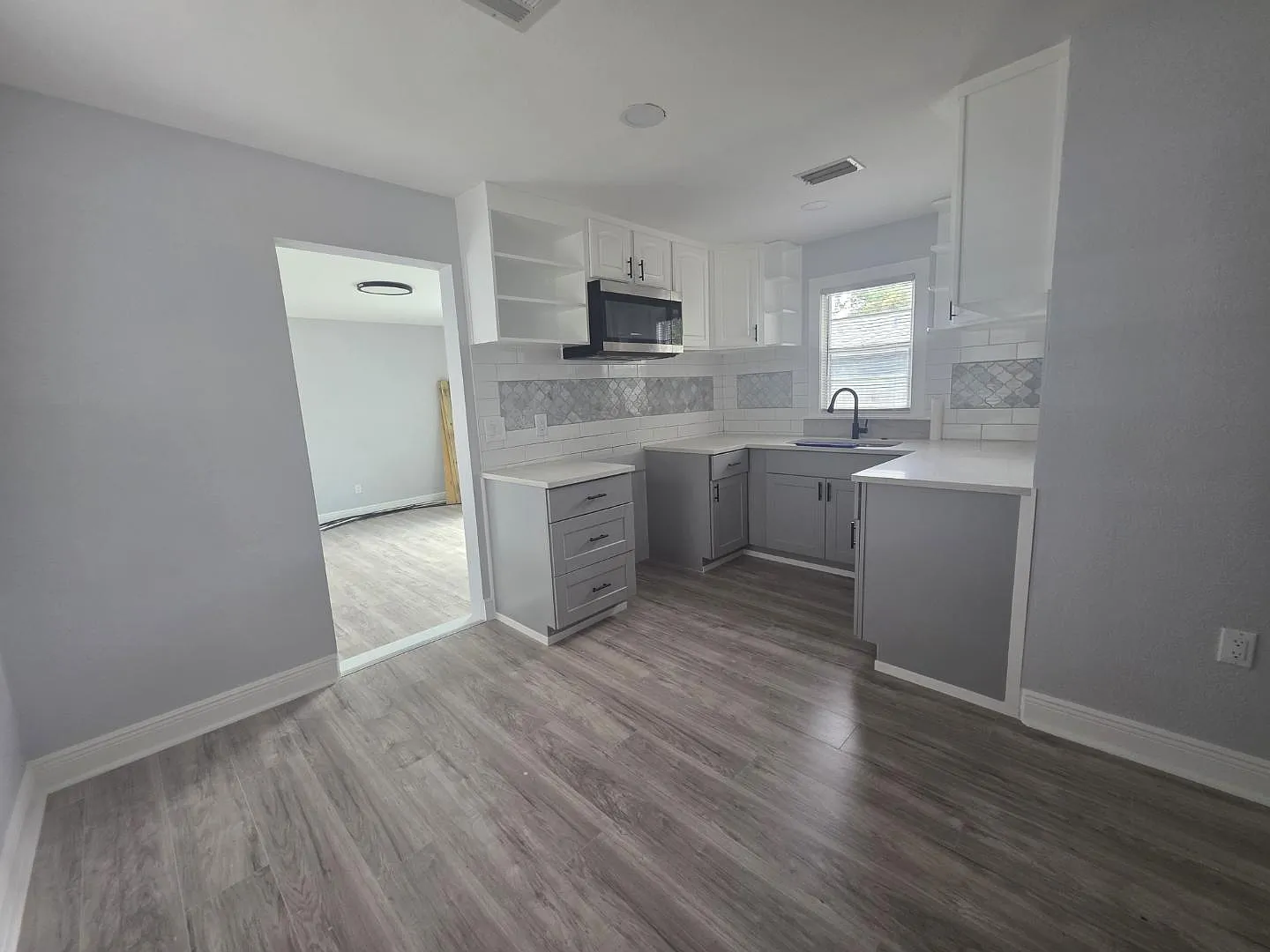 301 80th Ave NE - Unit 1 — Photo 1