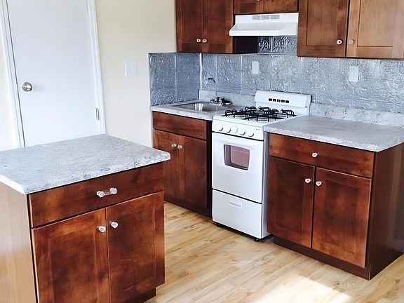 4th image of 521 N 1st St