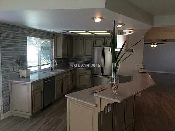 5th image of 4947 Lancaster Dr