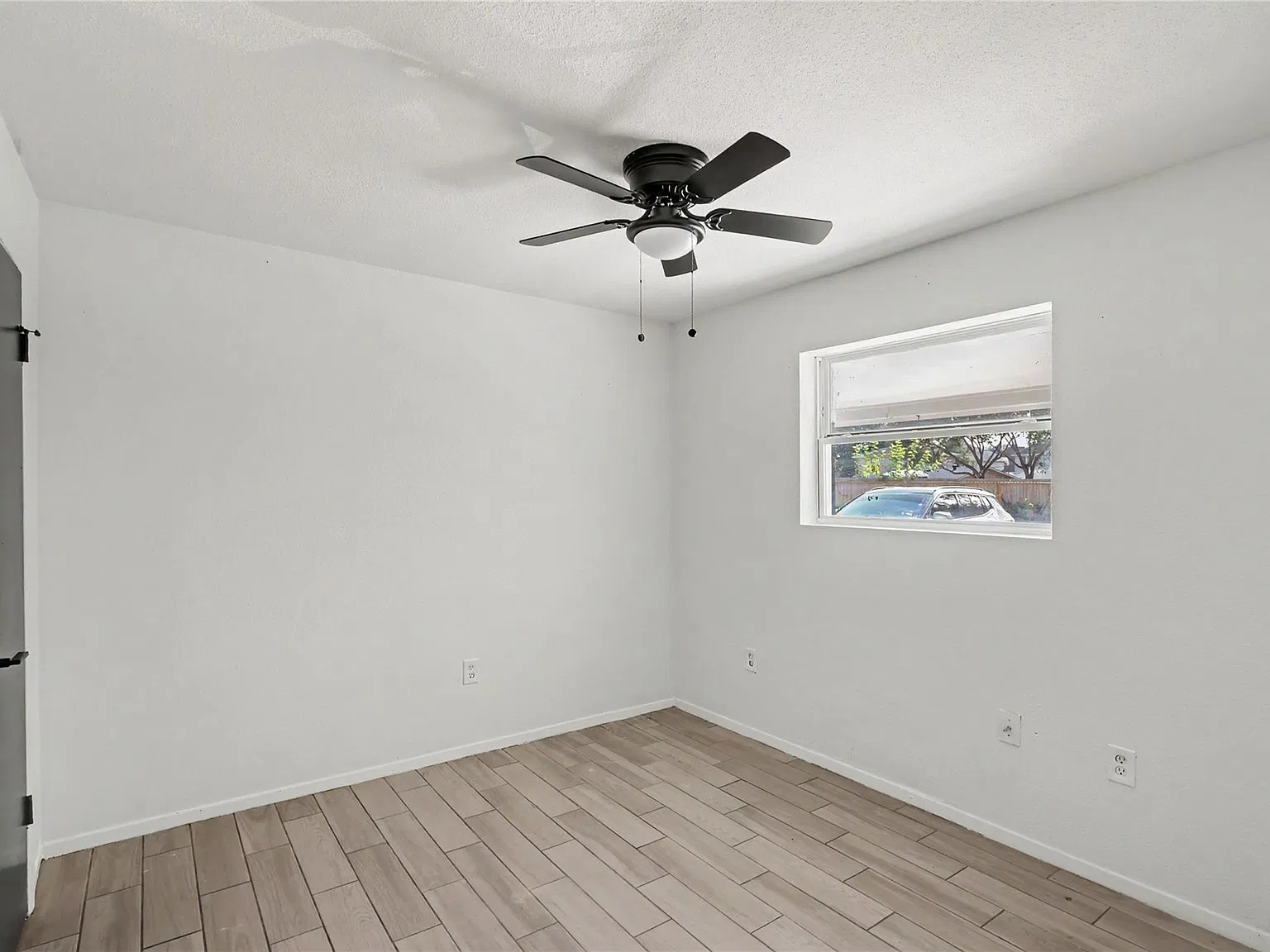 2119 Barr St — Photo 2