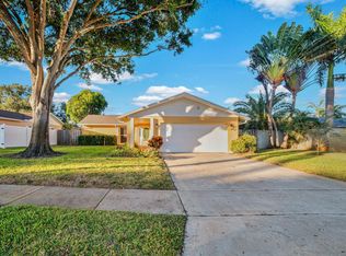 13653 Serena Dr, Largo, FL 33774