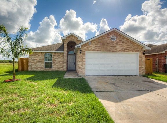 2nd image of 701 Viriole Ln
