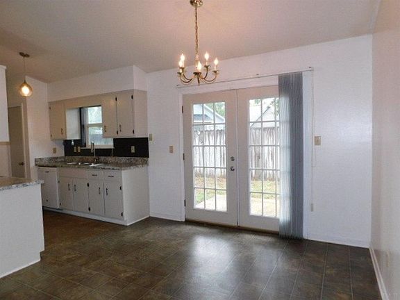5th image of 8390 Harbour Square Dr