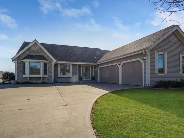103 Red Fox DRIVE, Johnson Creek, WI 53038