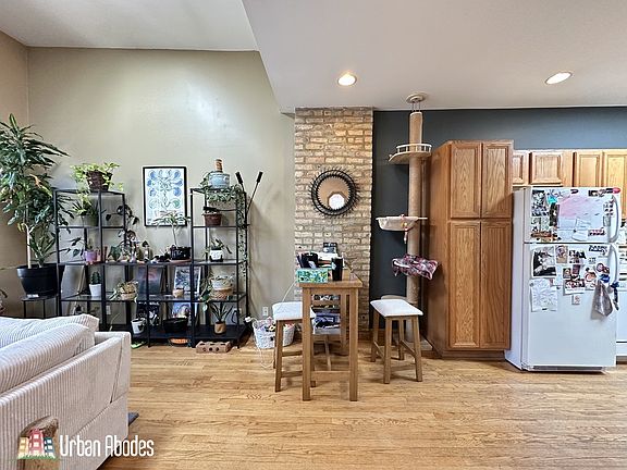 4th image of 1426 N Bosworth Ave #2