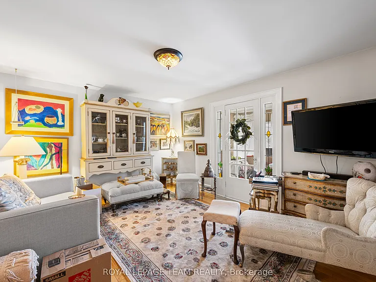 447 Holland Ave #1 — Photo 4