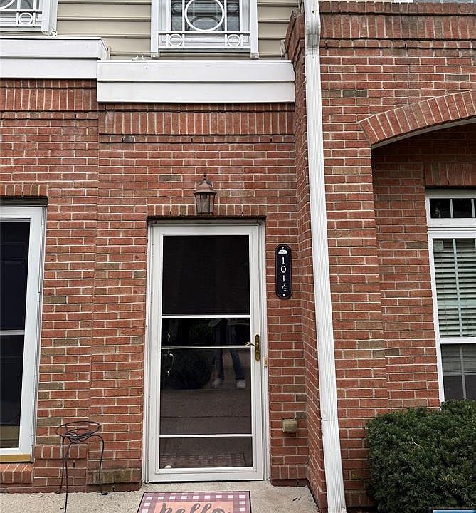 1st image of 1014 Cunningham Court