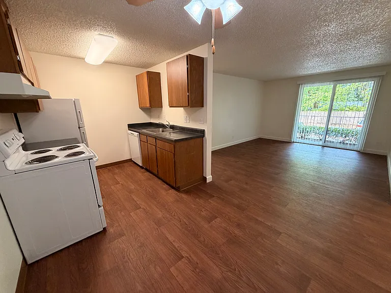Meridian Village — Photo 34