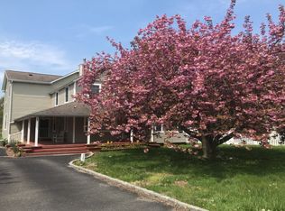 36 1st Ave, East Islip, NY 11730