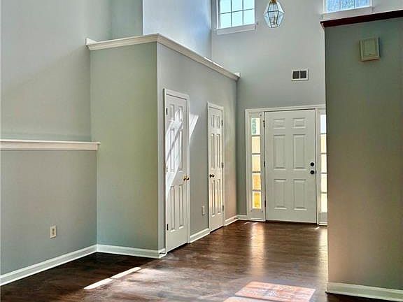 2nd image of 3449 Benthollow Ln