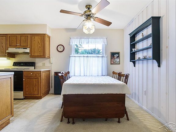 4th image of 672 Eastgate Dr