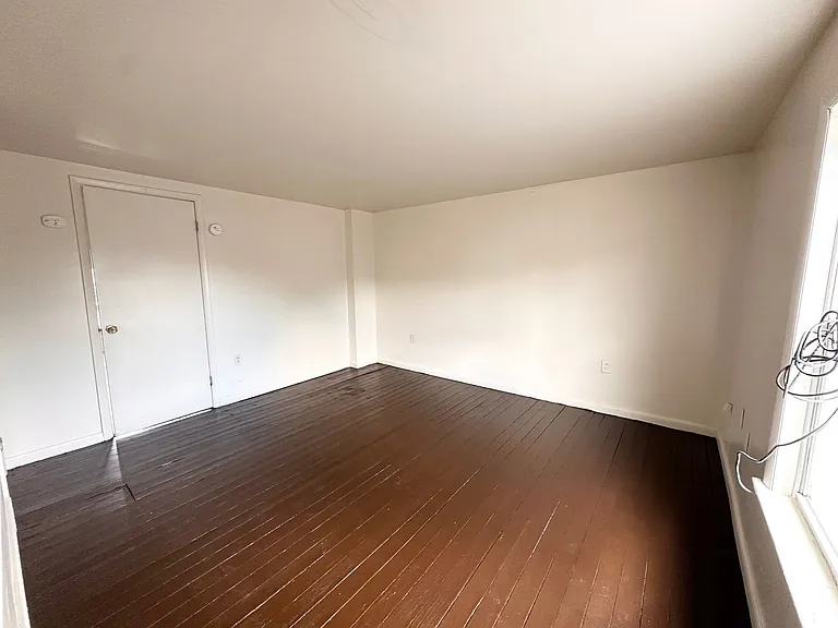 925 W College Ave — Photo 24