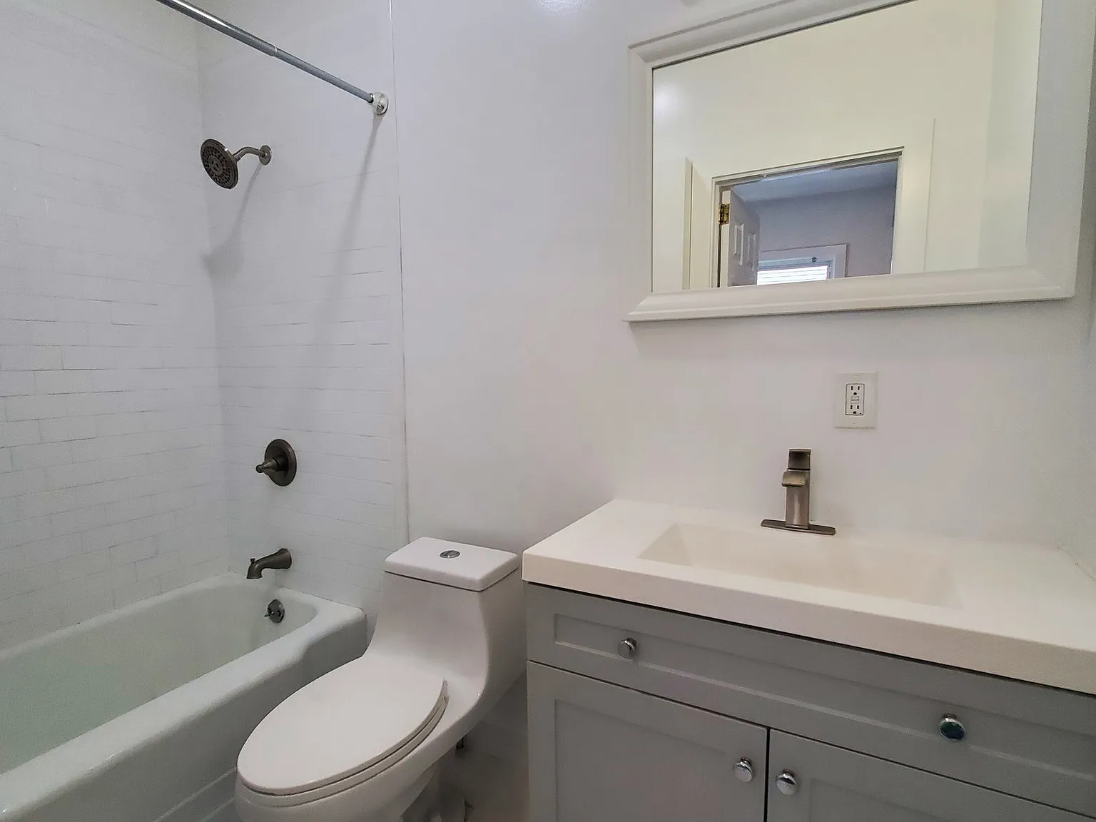 Studio, 1.0 bath, 475 sqft, $1,850 — Photo 3