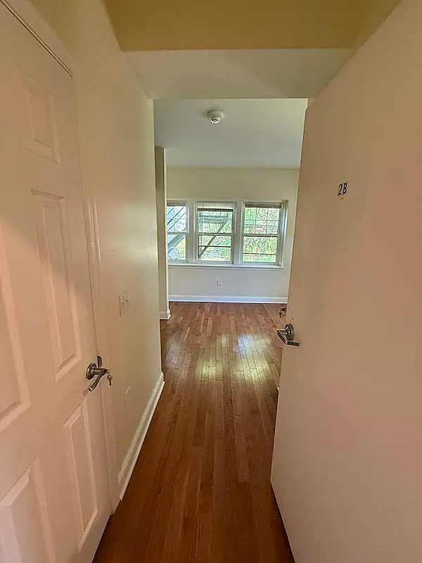 1 bed, 500 sqft, $1,300 — Photo 1