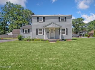 2 Bartlett Pl, Glenville, NY 12302