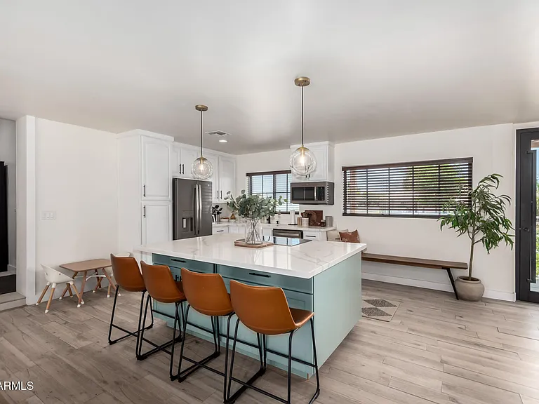 2544 E Pierson St — Photo 11