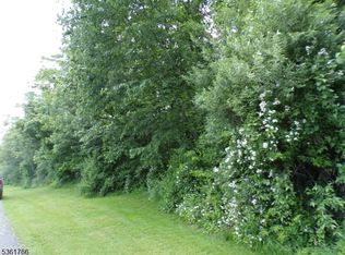 7 Poppys Ct, Columbia, NJ 07832