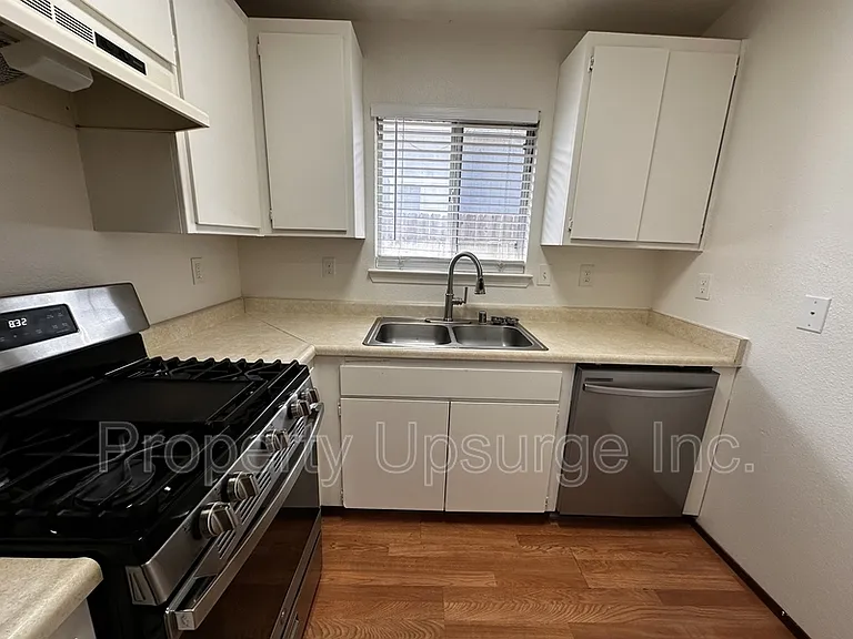 2810 East St #A — Photo 2