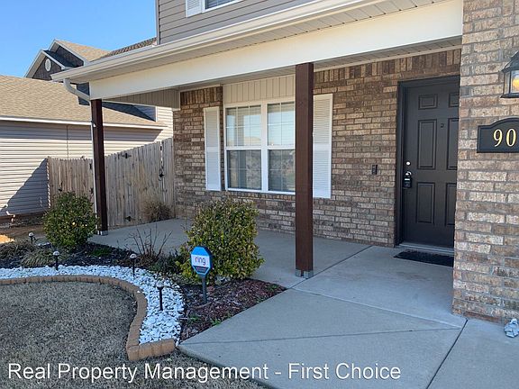 3rd image of 903 SW Loudon Dr