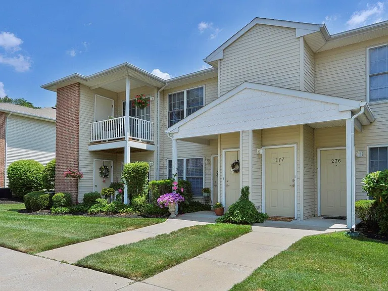 Woodview at Marlton Apartment Homes — Photo 27