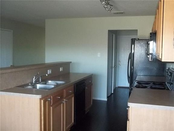 3rd image of 10720 Many Oaks Dr