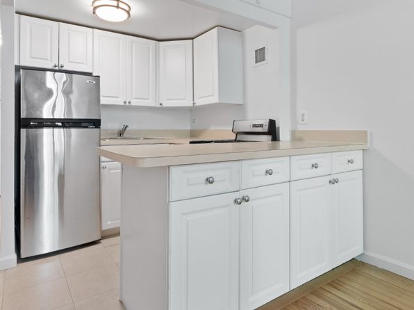 220 E 22nd St APT 6K