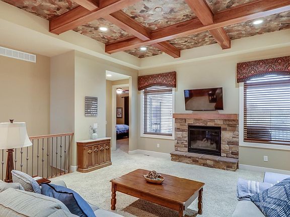 4th image of 9719 Chateau Cir