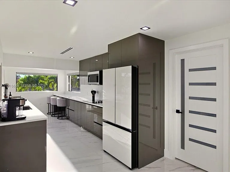103 Tropicana Dr — Photo 30