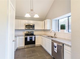940 Ramblewood Dr, Lewisville, TX 75067