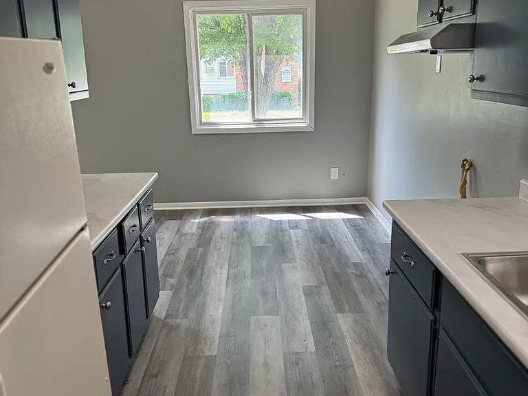 1315 Dowling Ave N — Photo 6