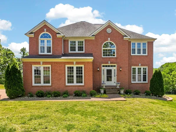 129 Mansker Park Dr, Hendersonville, TN 37075
