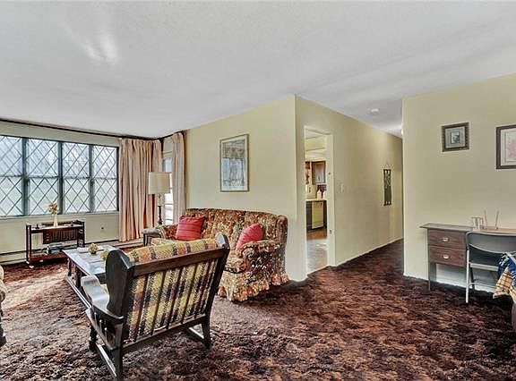 3rd image of 394 Sierra Vista Ln