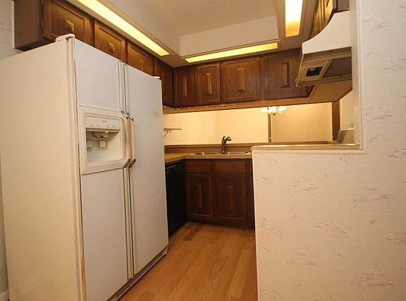 4th image of 13619 S Lavergne Ave APT 123