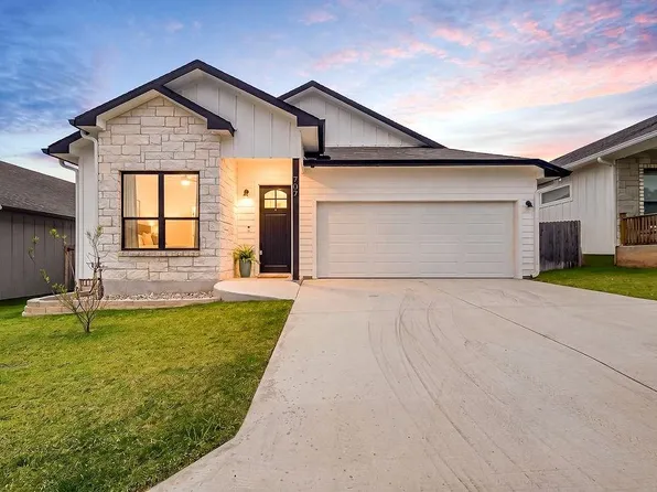 707 Cirrus Ln, Fredericksburg, TX 78624